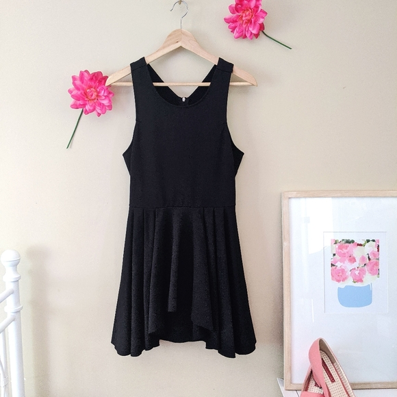 BLUENOTES jet black flowy asymmetrical hem dress - Picture 3 of 9